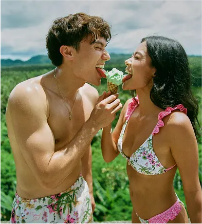 On Kelly (left) : Men's Board Shorts / Coco Frio, On Ashley (right) : Tessa Top / Coco Frio